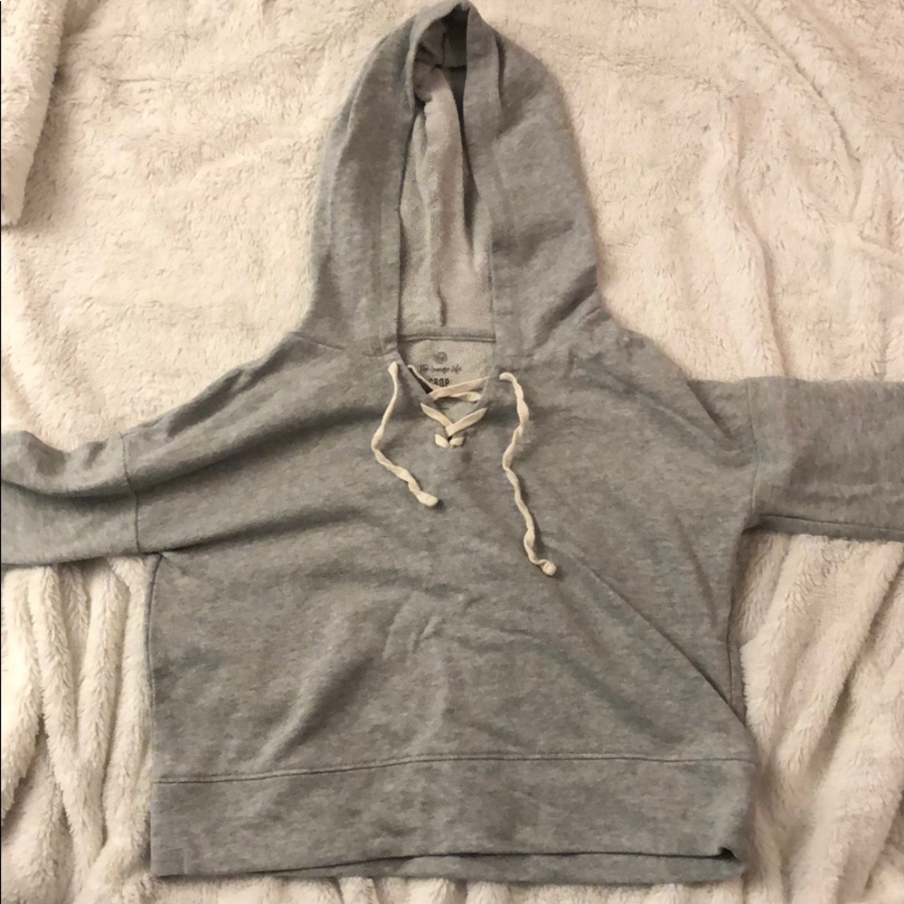 Juniors cropped gray hoodie